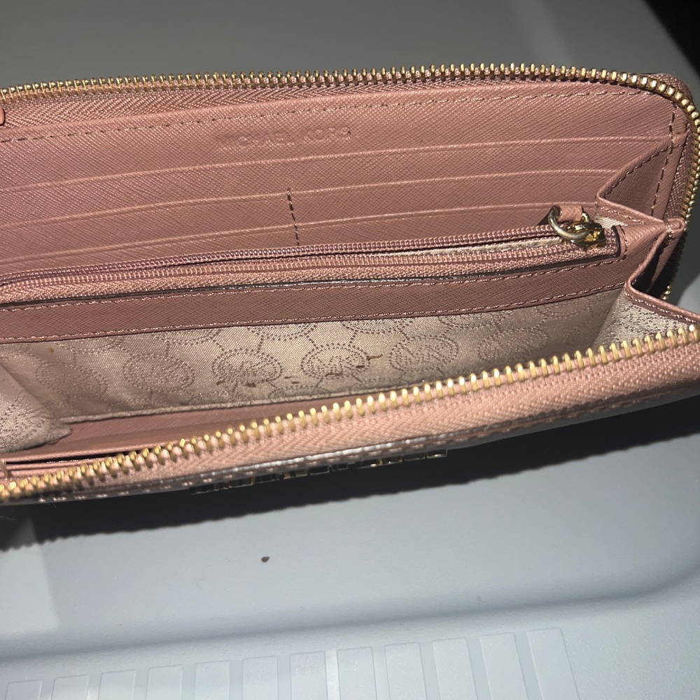 Michael Kors Large Mauve Continental Wallet - Picture 5 of 6